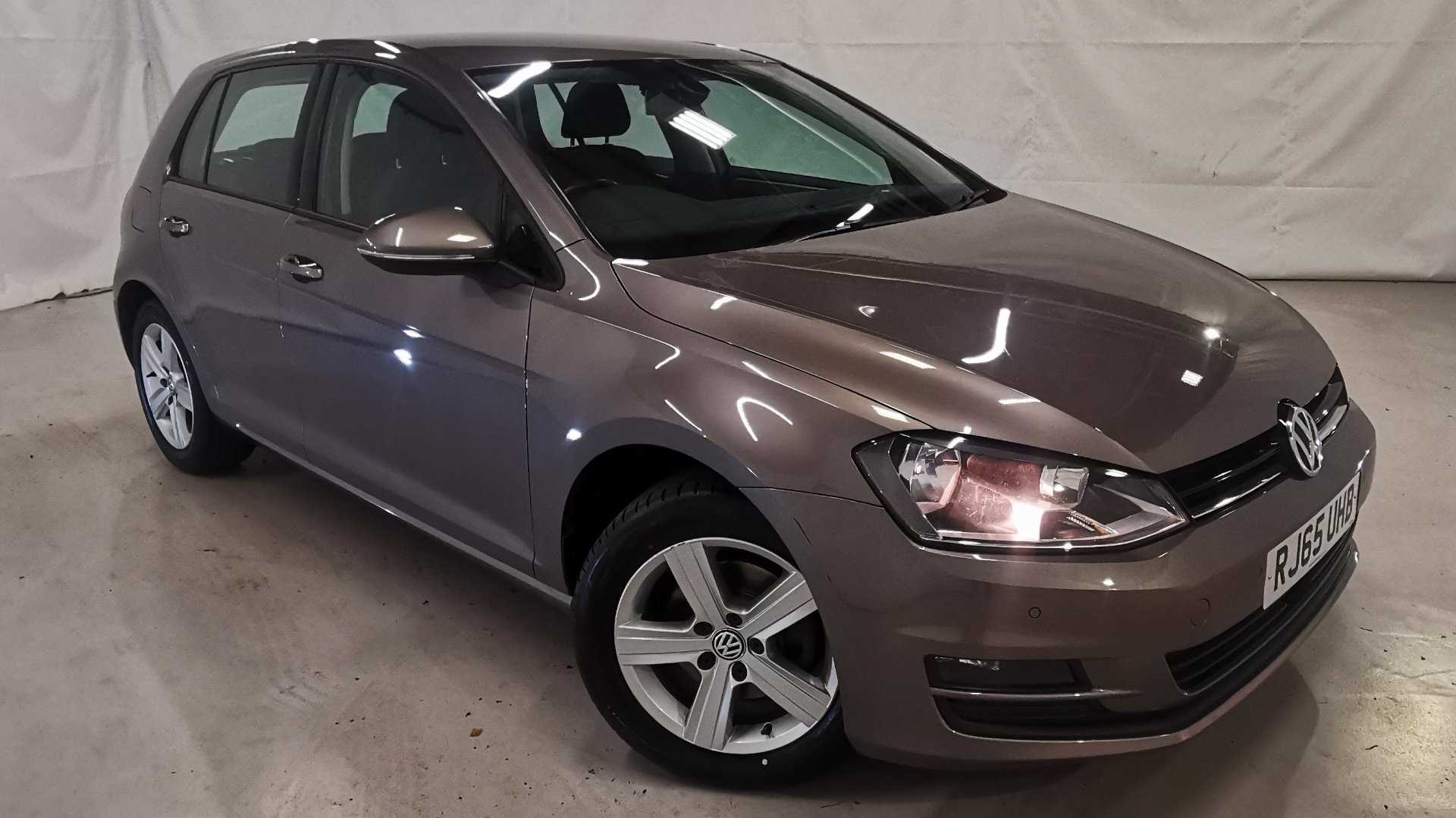 Main listing image - Volkswagen Golf