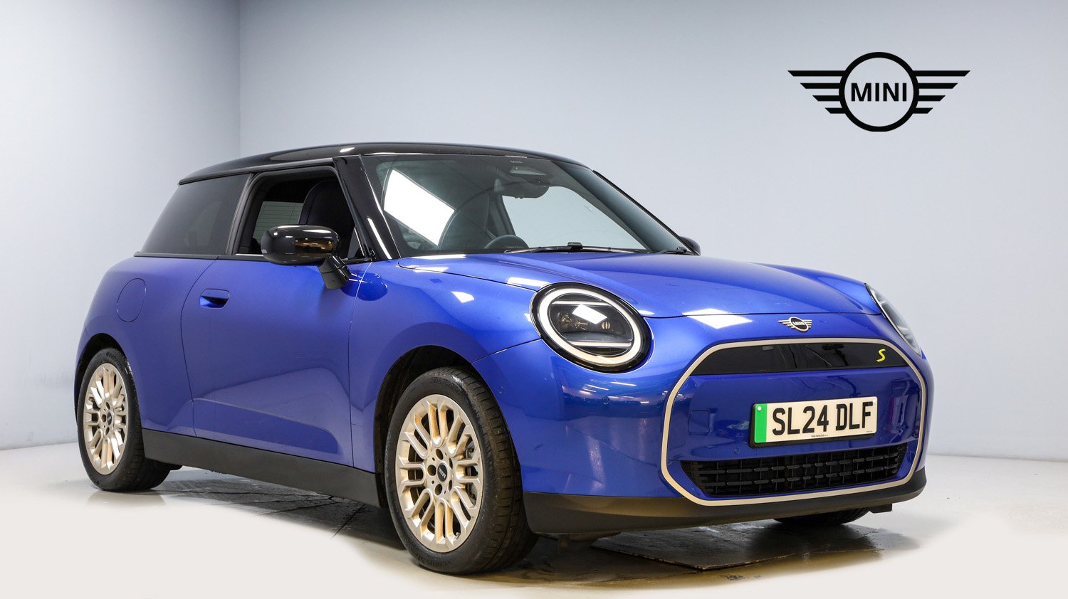 Main listing image - MINI Electric