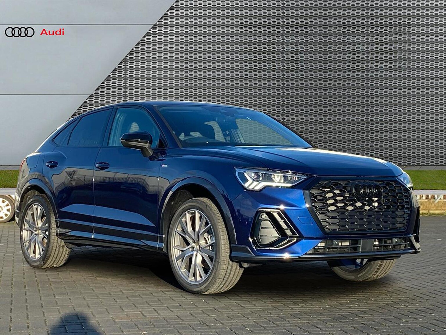 Main listing image - Audi Q3