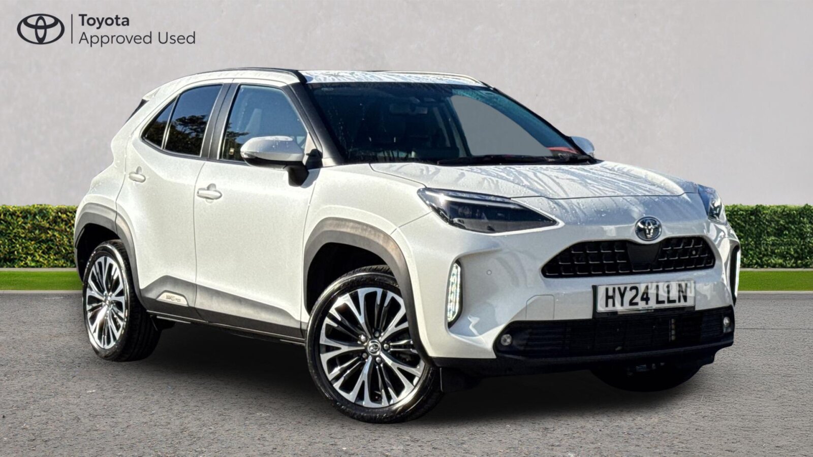 Main listing image - Toyota Yaris Cross