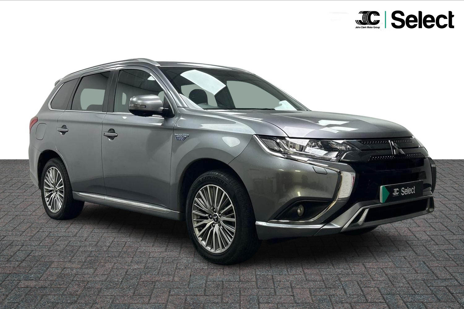 Main listing image - Mitsubishi Outlander