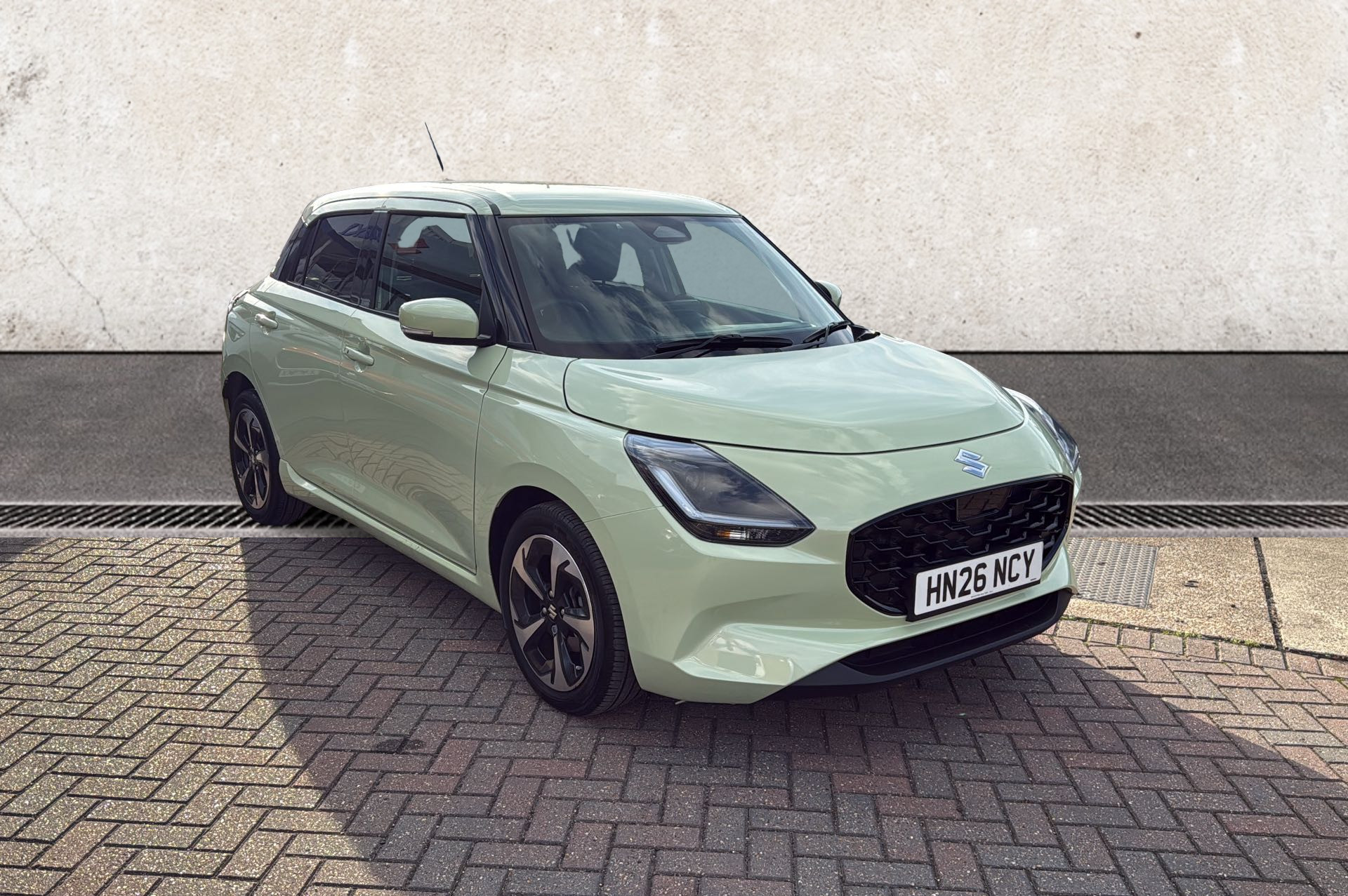 Main listing image - Suzuki Swift