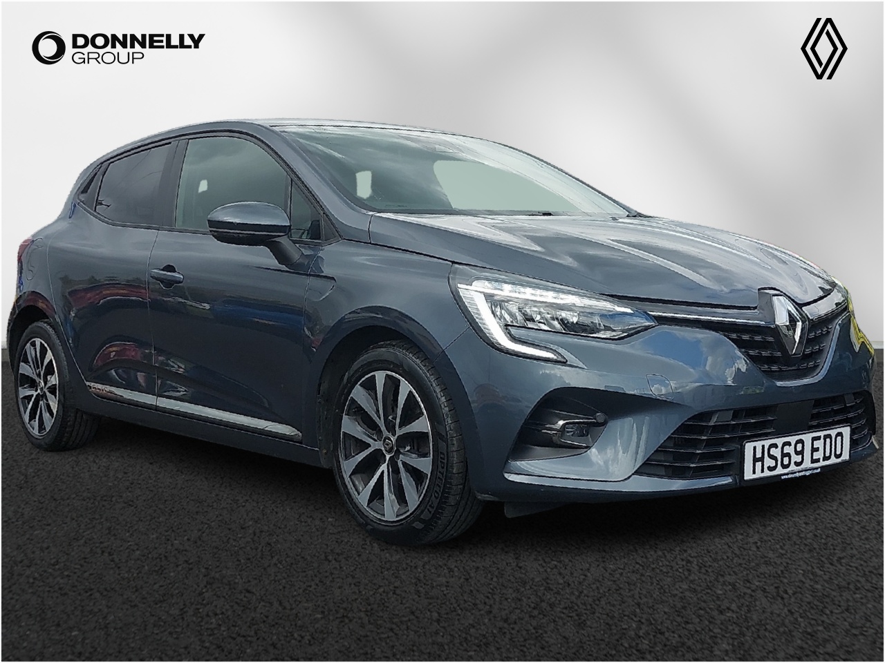 Main listing image - Renault Clio
