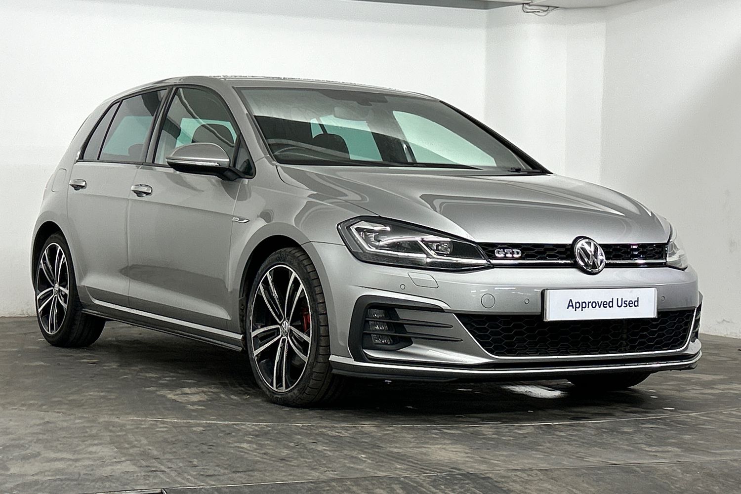 Main listing image - Volkswagen Golf