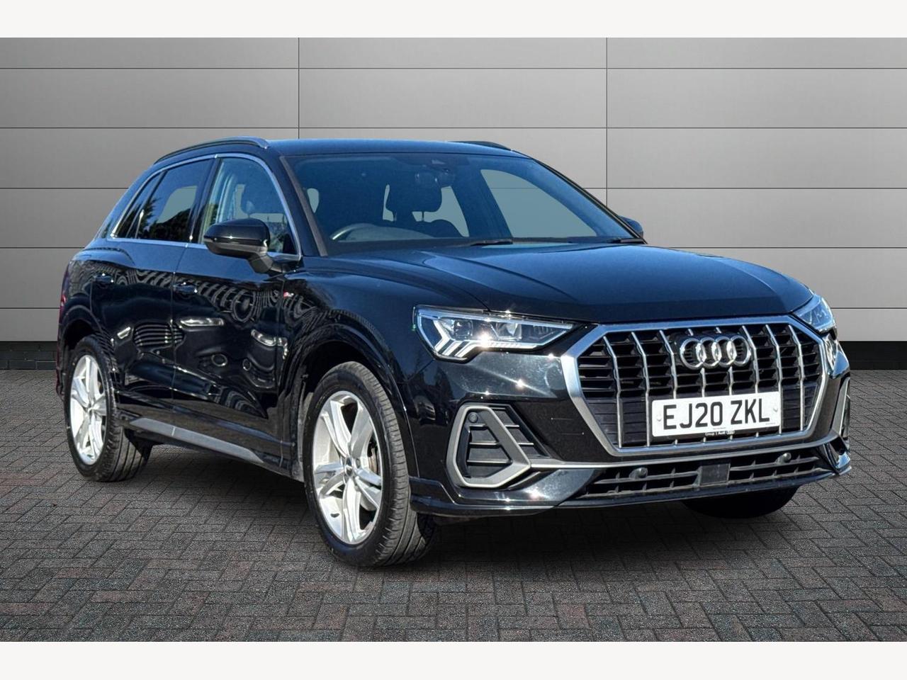 Main listing image - Audi Q3