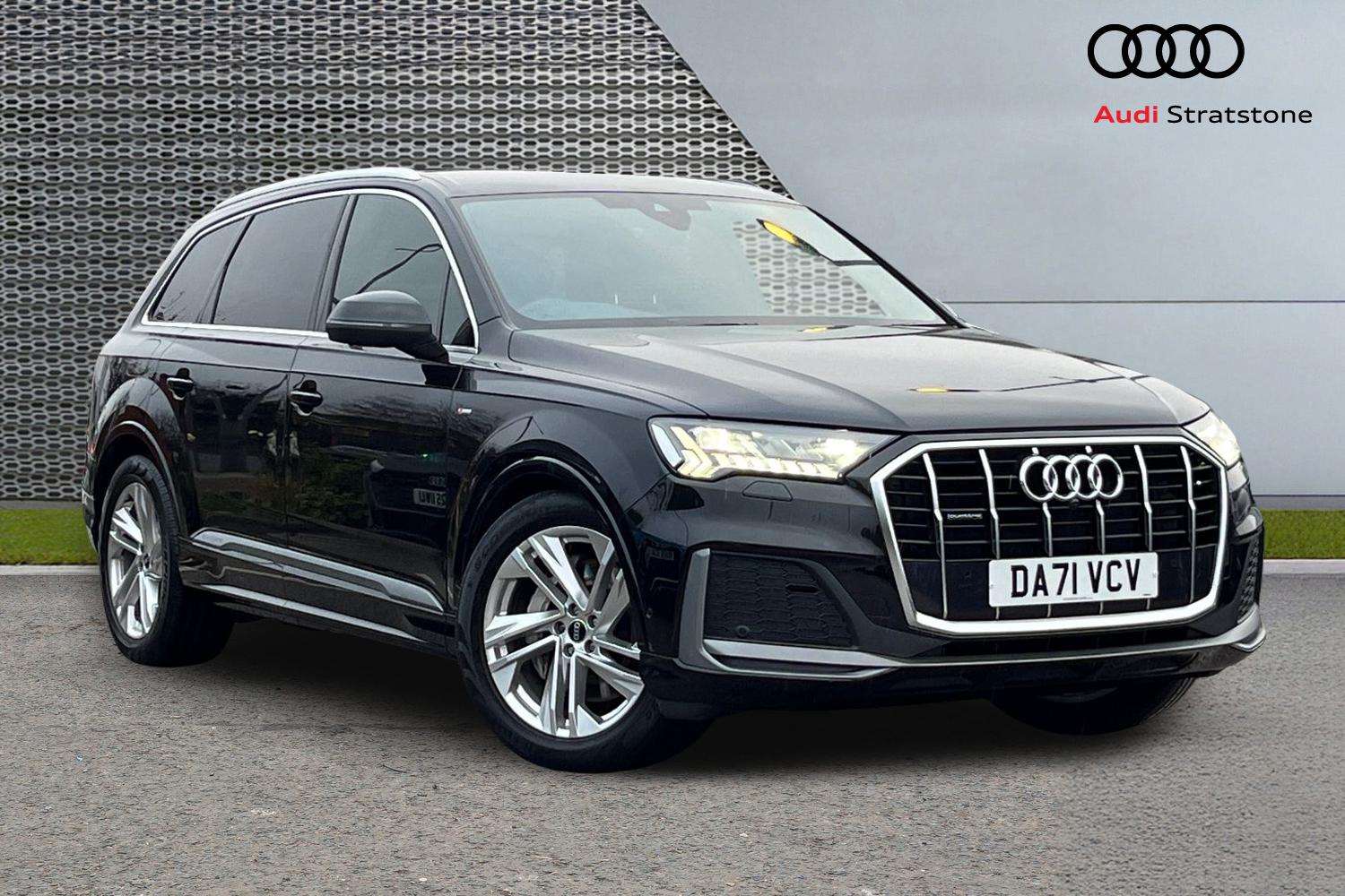 Main listing image - Audi Q7