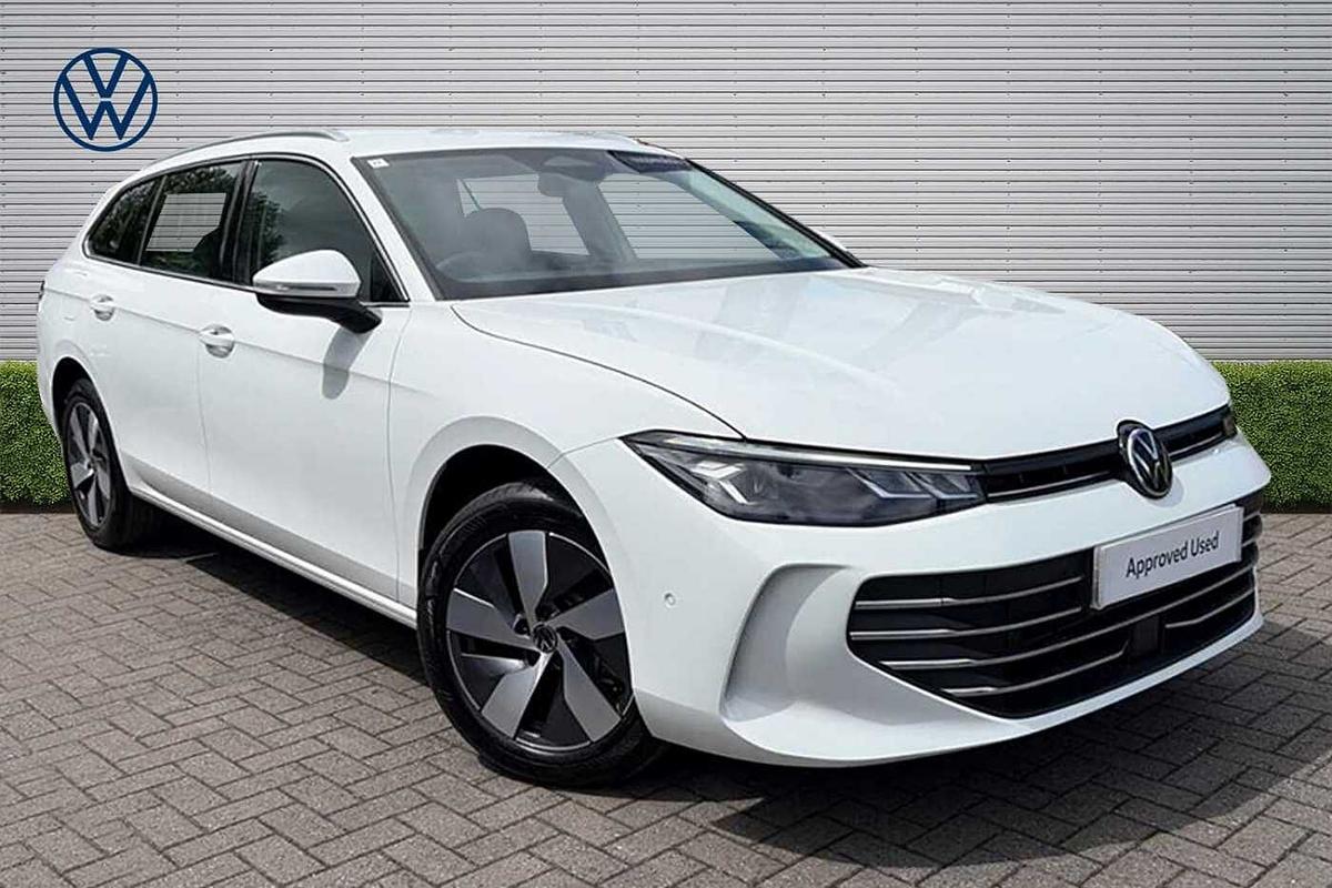 Main listing image - Volkswagen Passat