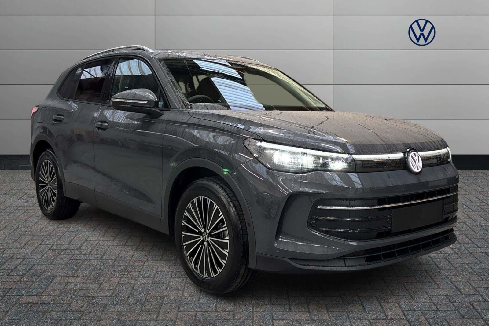 Main listing image - Volkswagen Tiguan