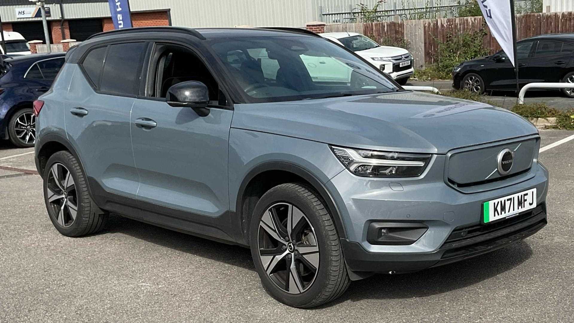 Main listing image - Volvo XC40 Recharge
