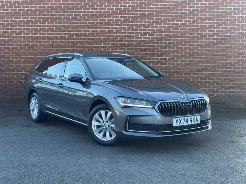 Main listing image - Skoda Superb Estate