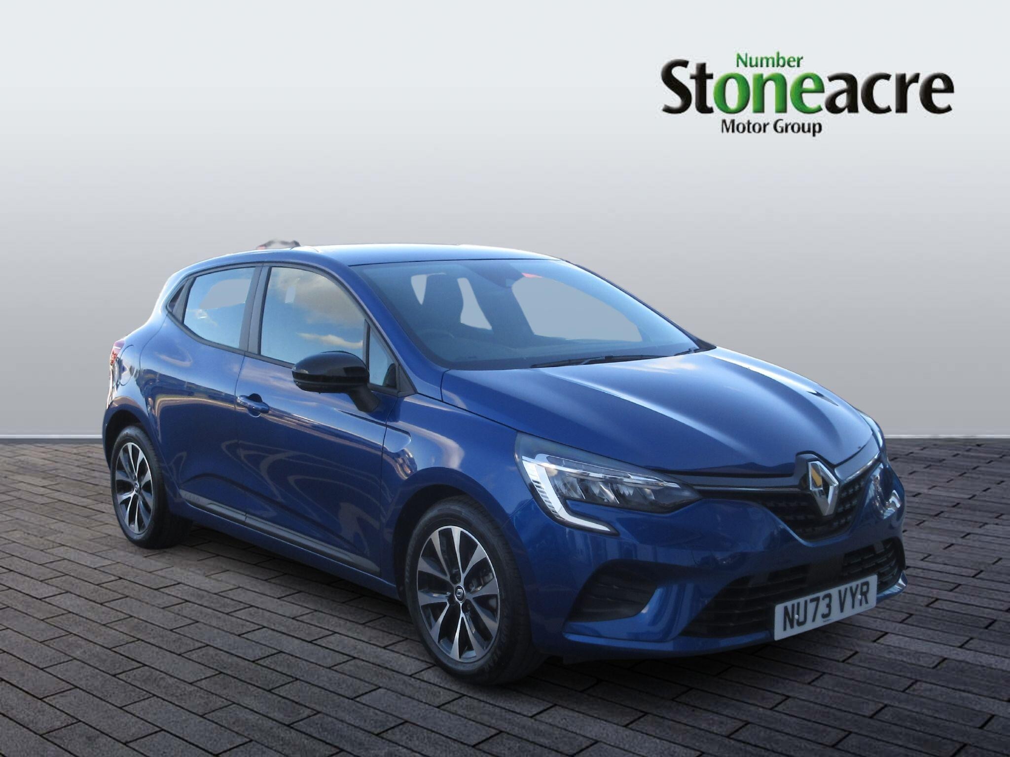 Main listing image - Renault Clio
