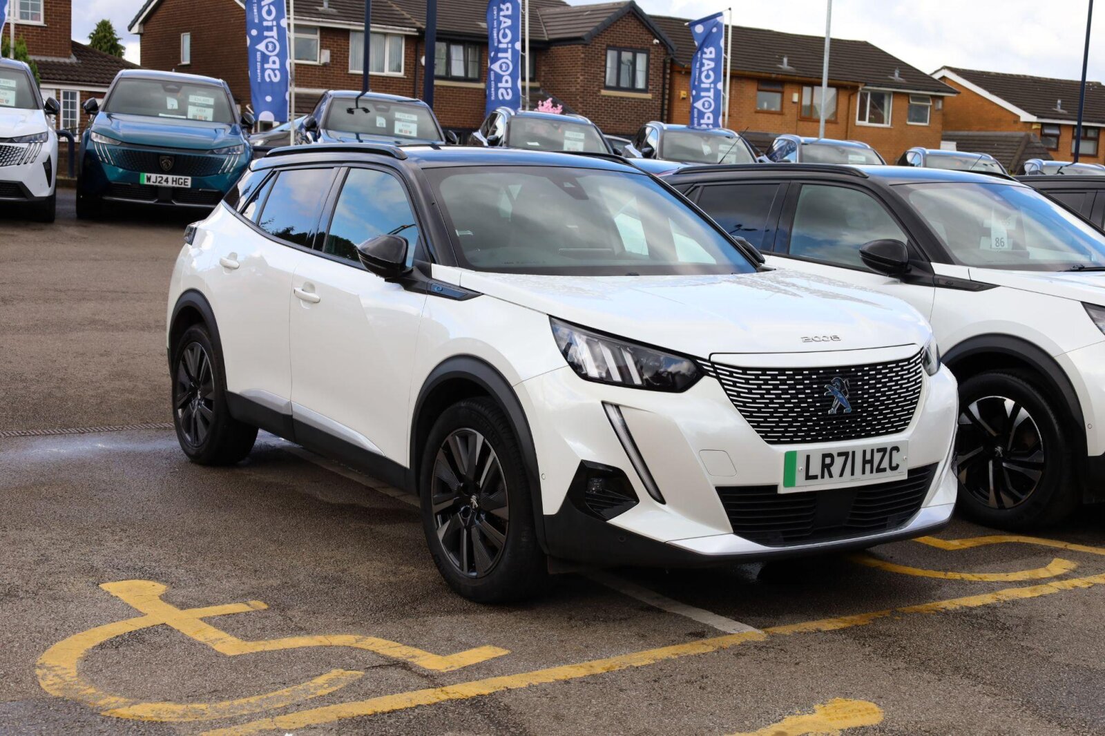 Main listing image - Peugeot e-2008