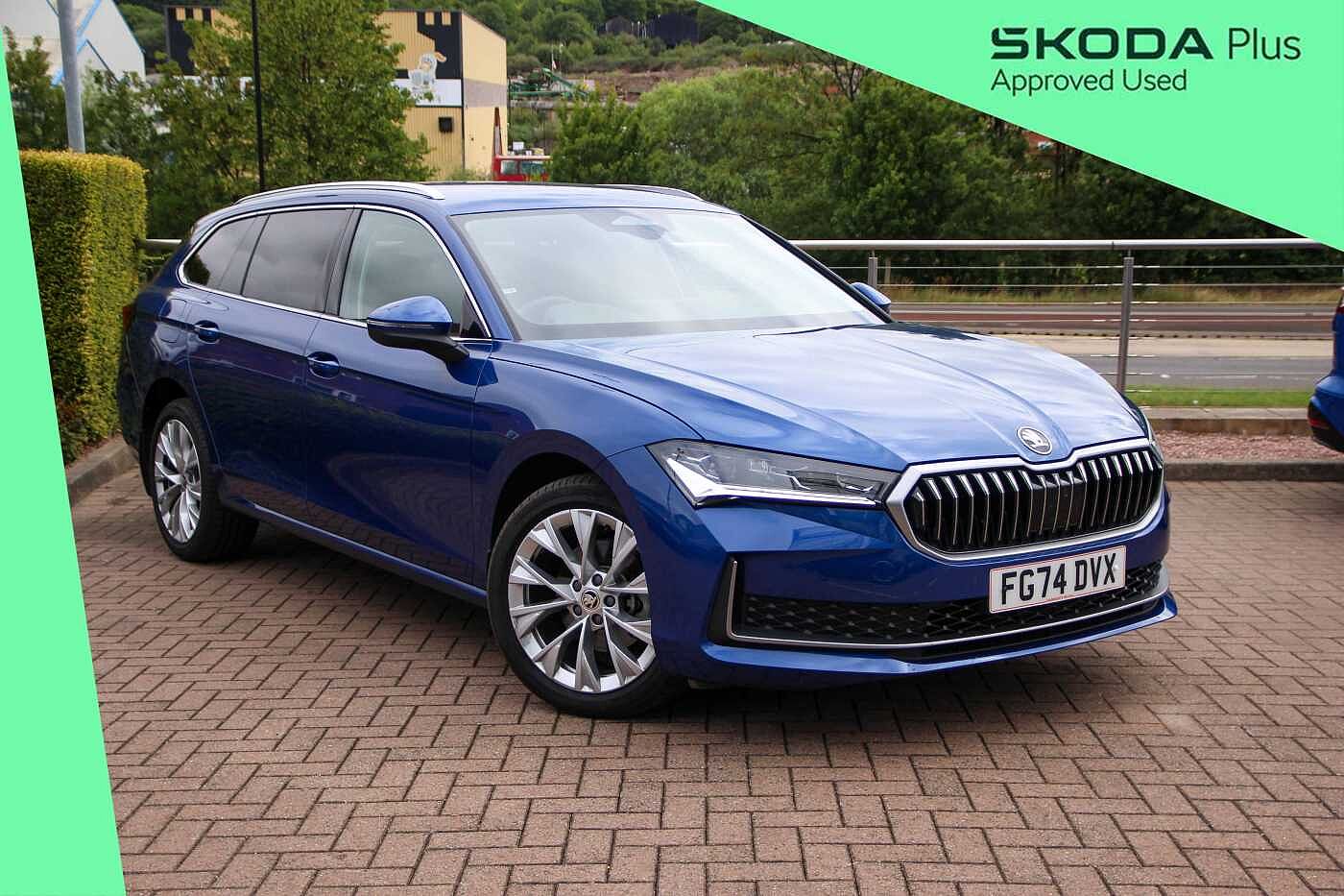Main listing image - Skoda Superb Estate