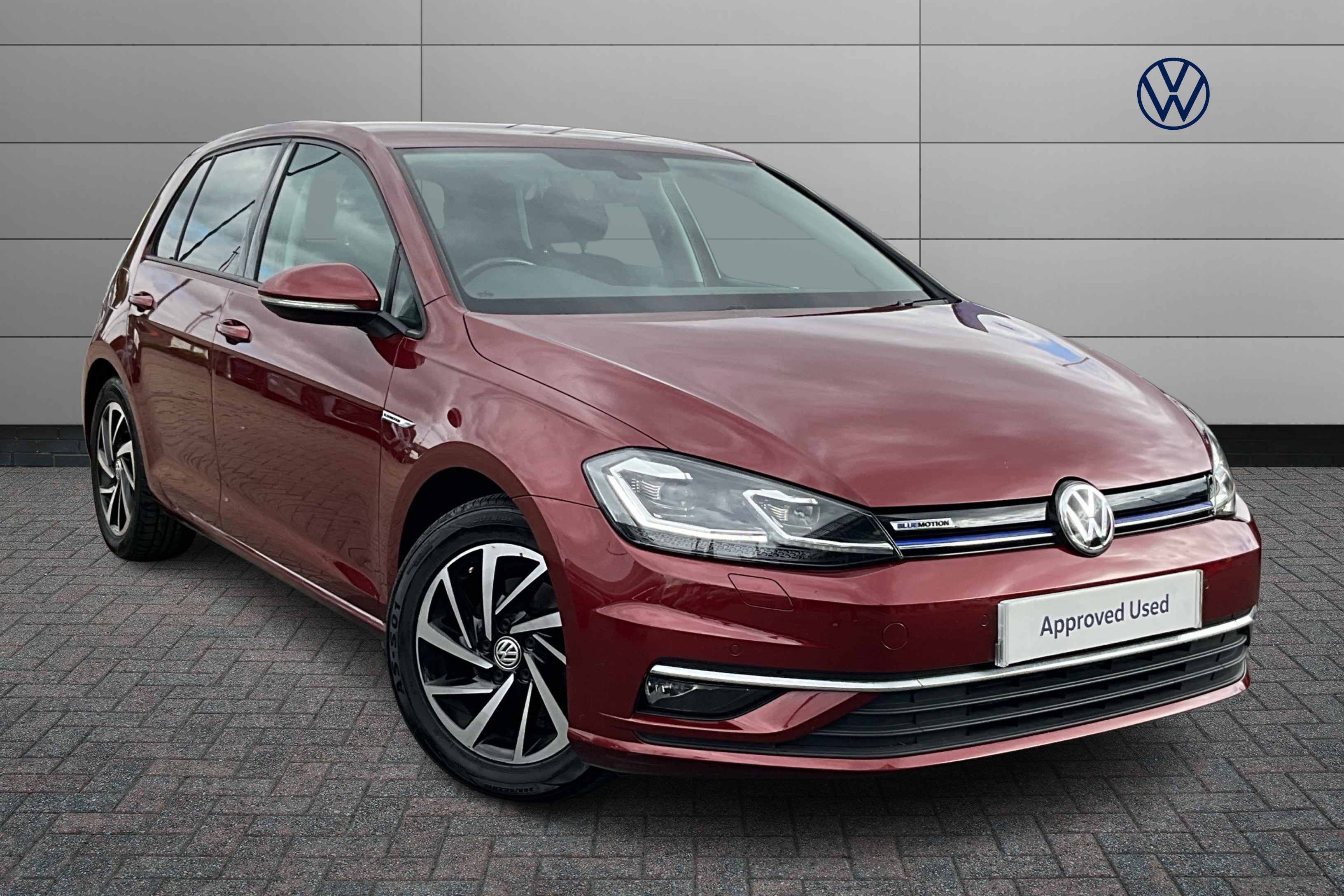 Main listing image - Volkswagen Golf