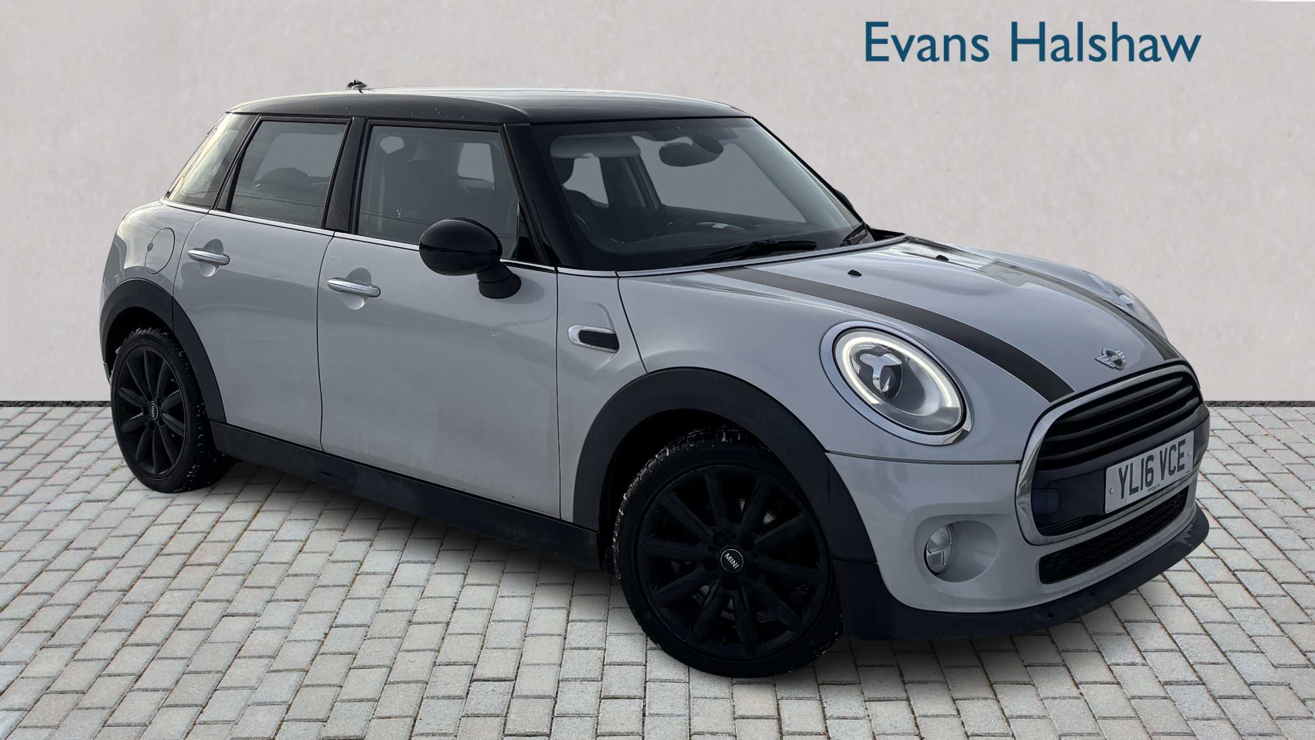 Main listing image - MINI Hatchback 5dr