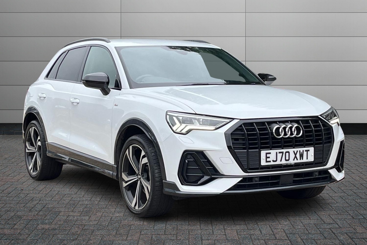 Main listing image - Audi Q3