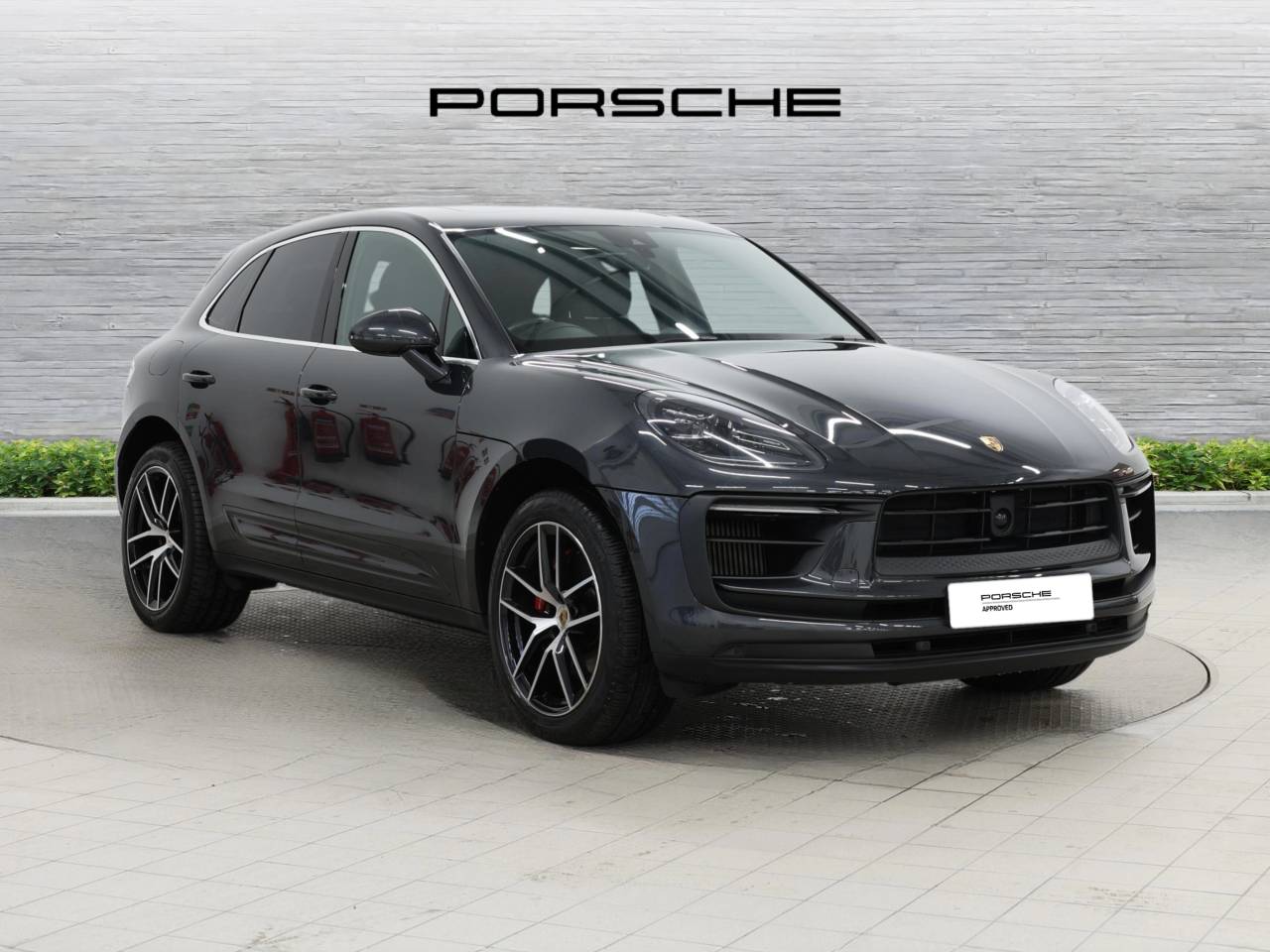 Main listing image - Porsche Macan