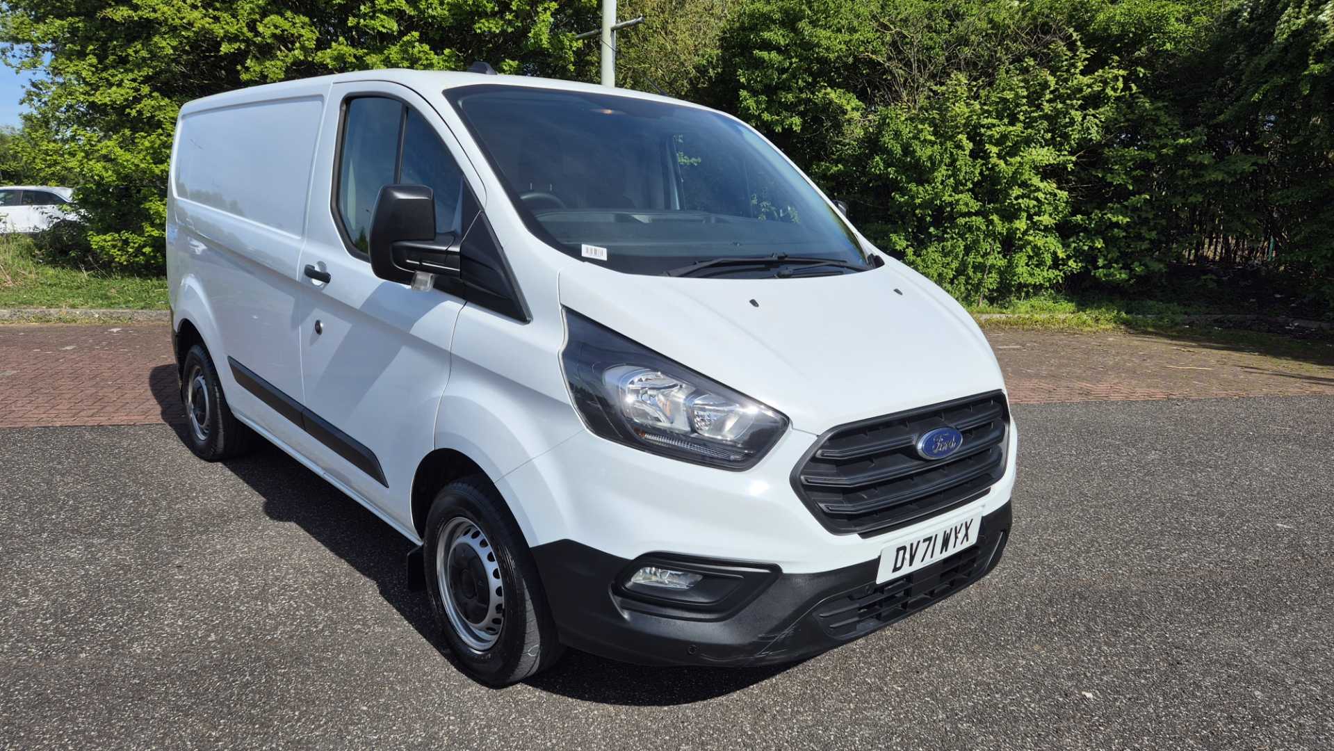Main listing image - Ford Transit Custom