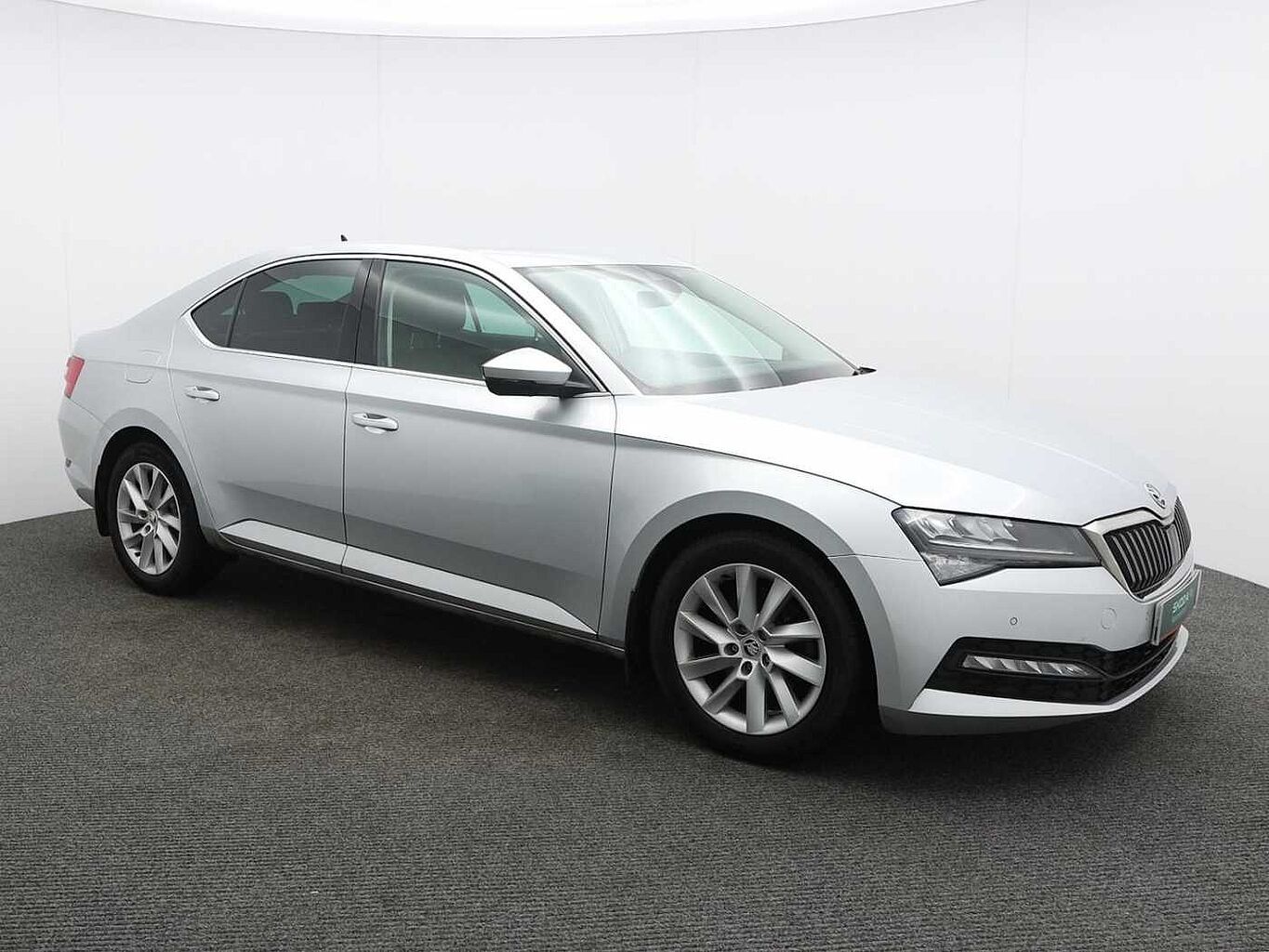 Main listing image - Skoda Superb