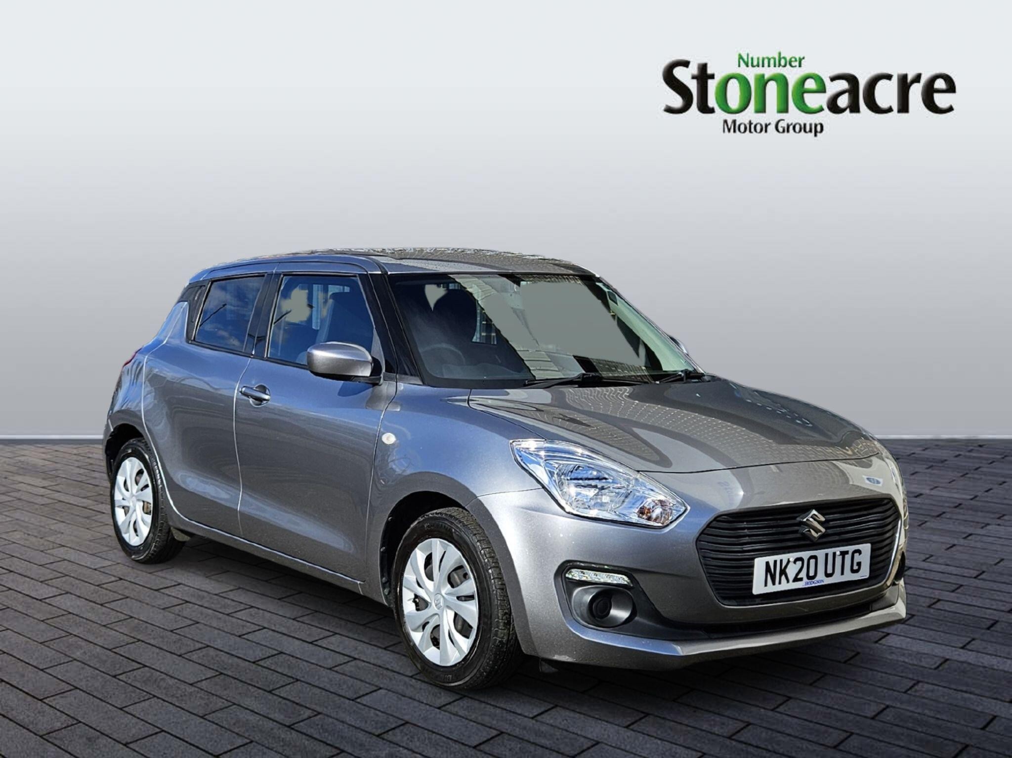 Main listing image - Suzuki Swift