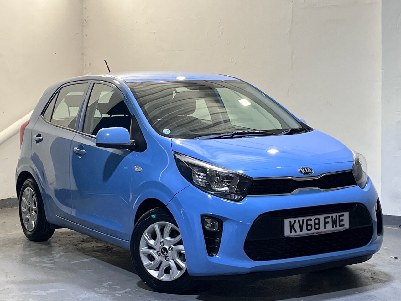 Main listing image - Kia Picanto