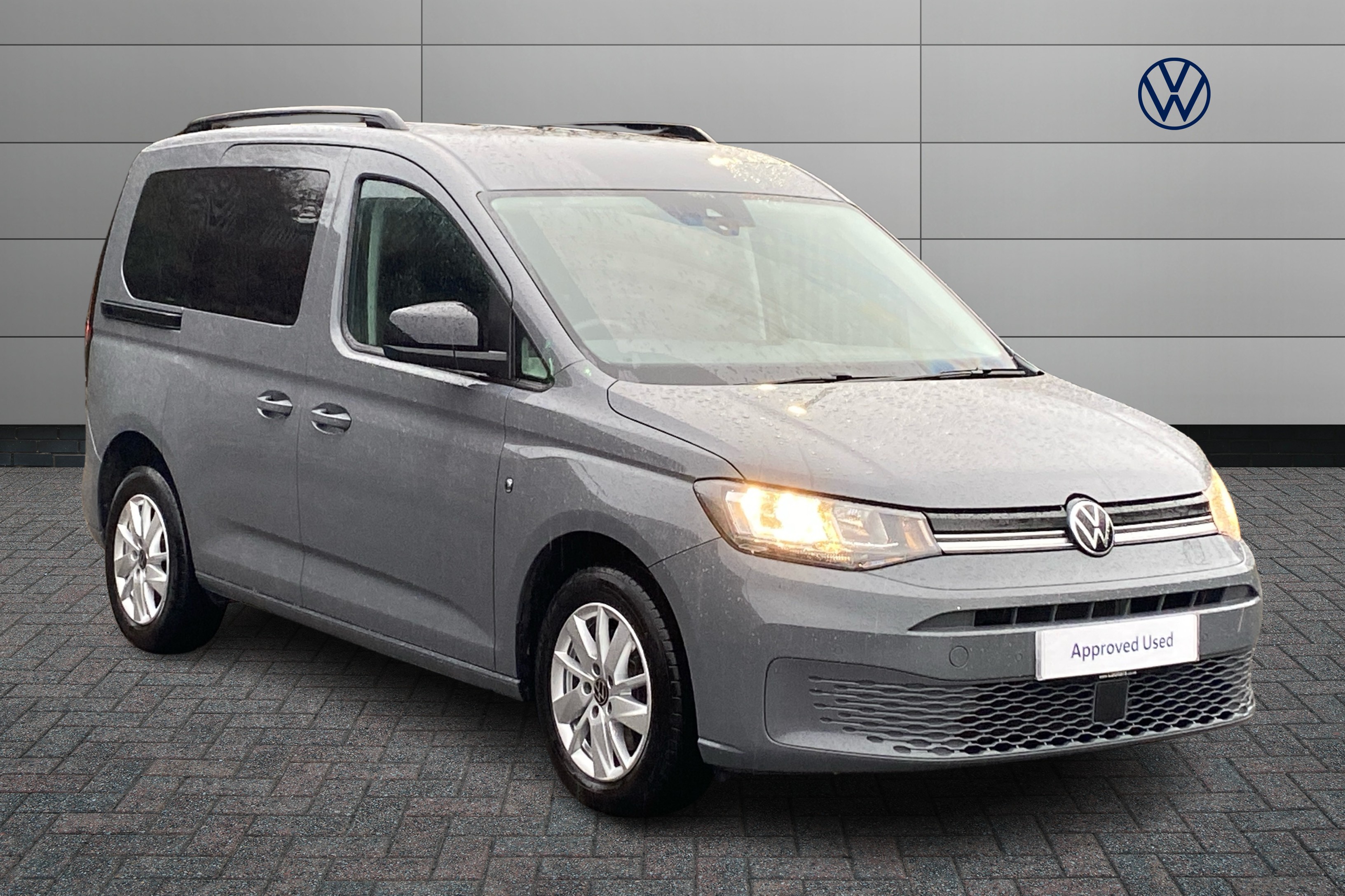 Main listing image - Volkswagen Caddy Life