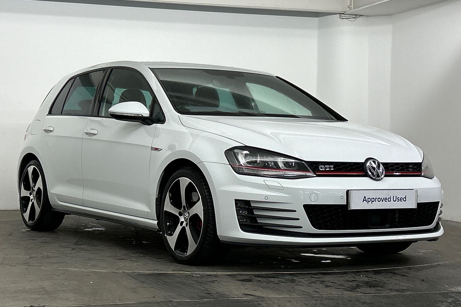 Main listing image - Volkswagen Golf