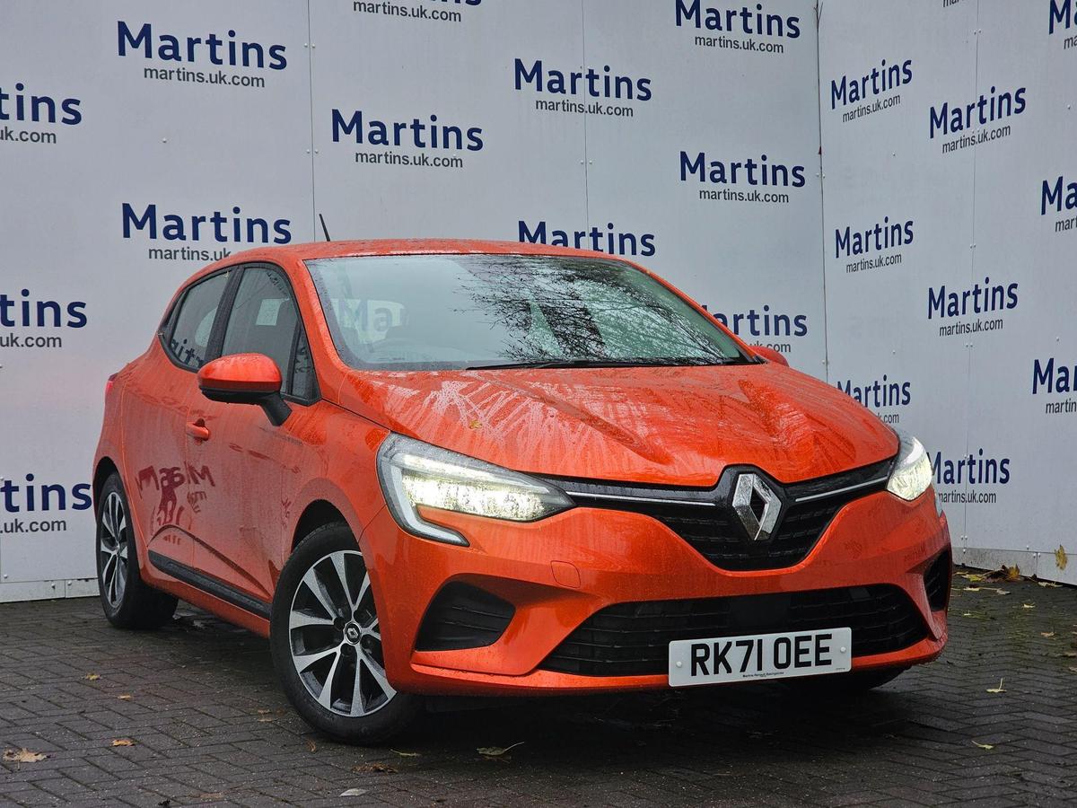 Main listing image - Renault Clio