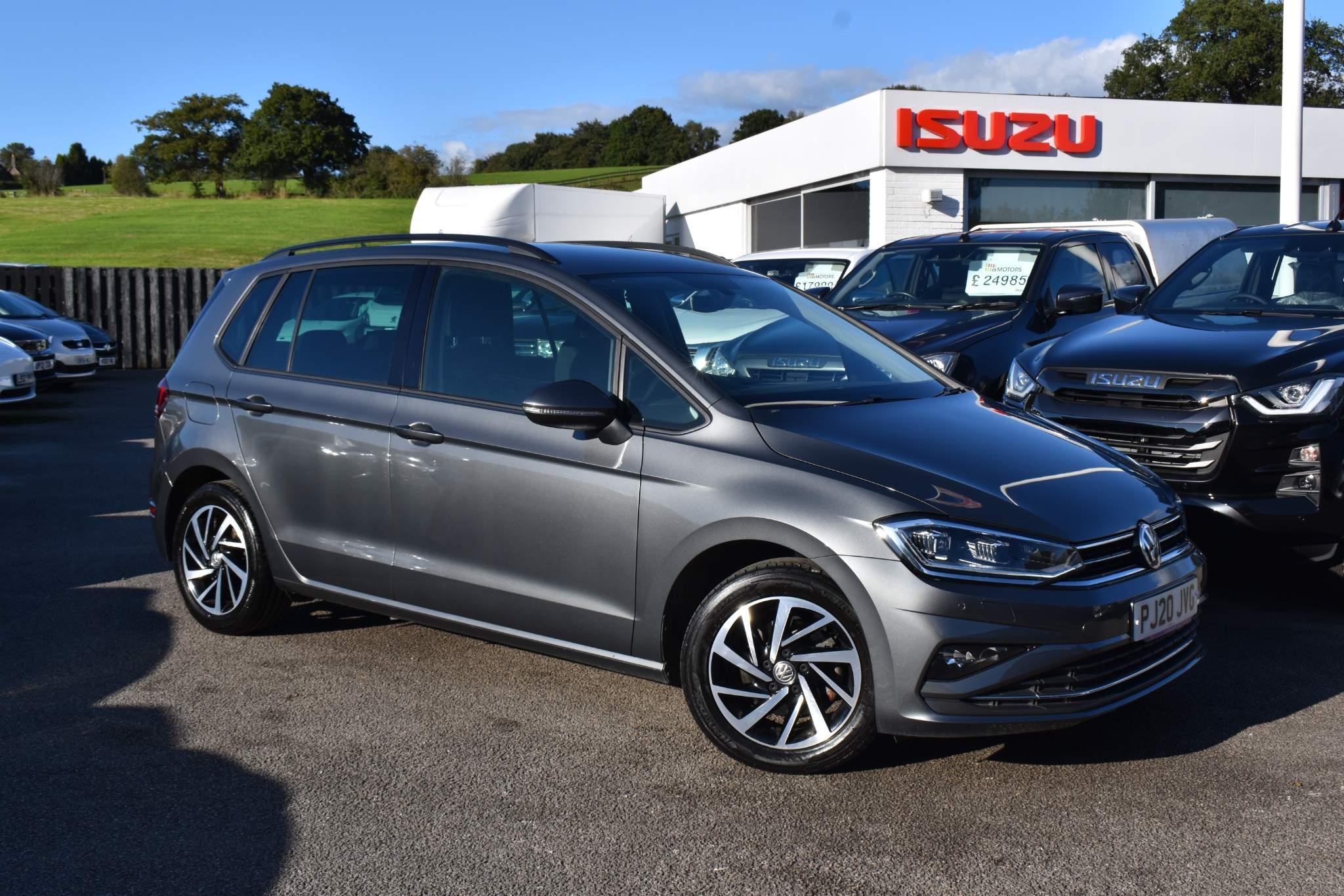 Main listing image - Volkswagen Golf SV