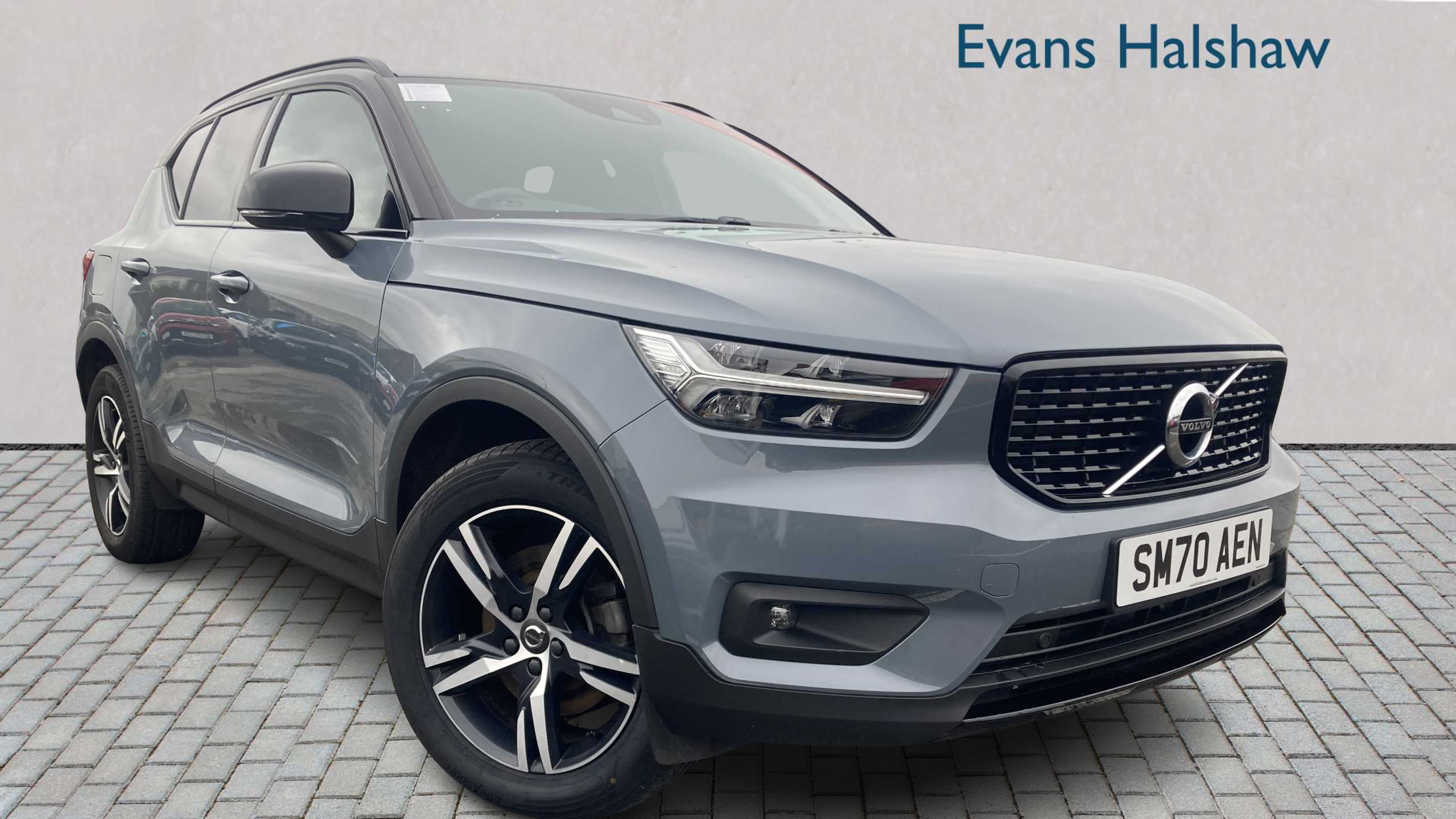 Main listing image - Volvo XC40