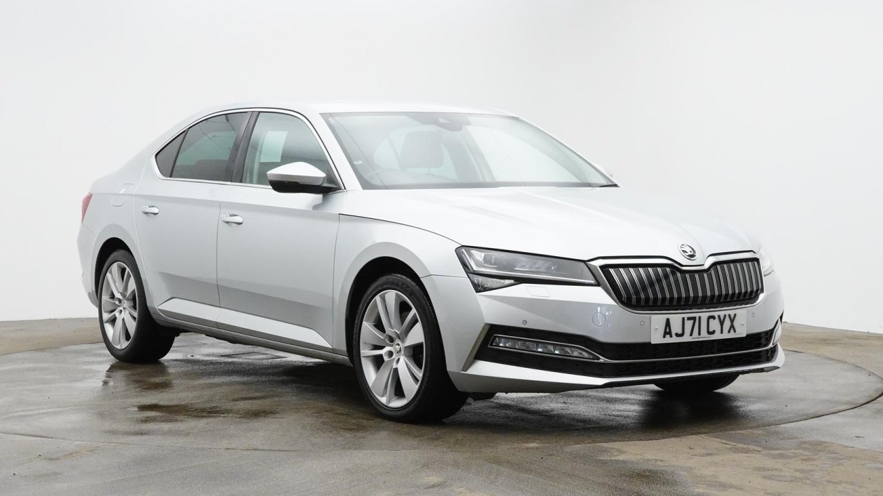 Main listing image - Skoda Superb