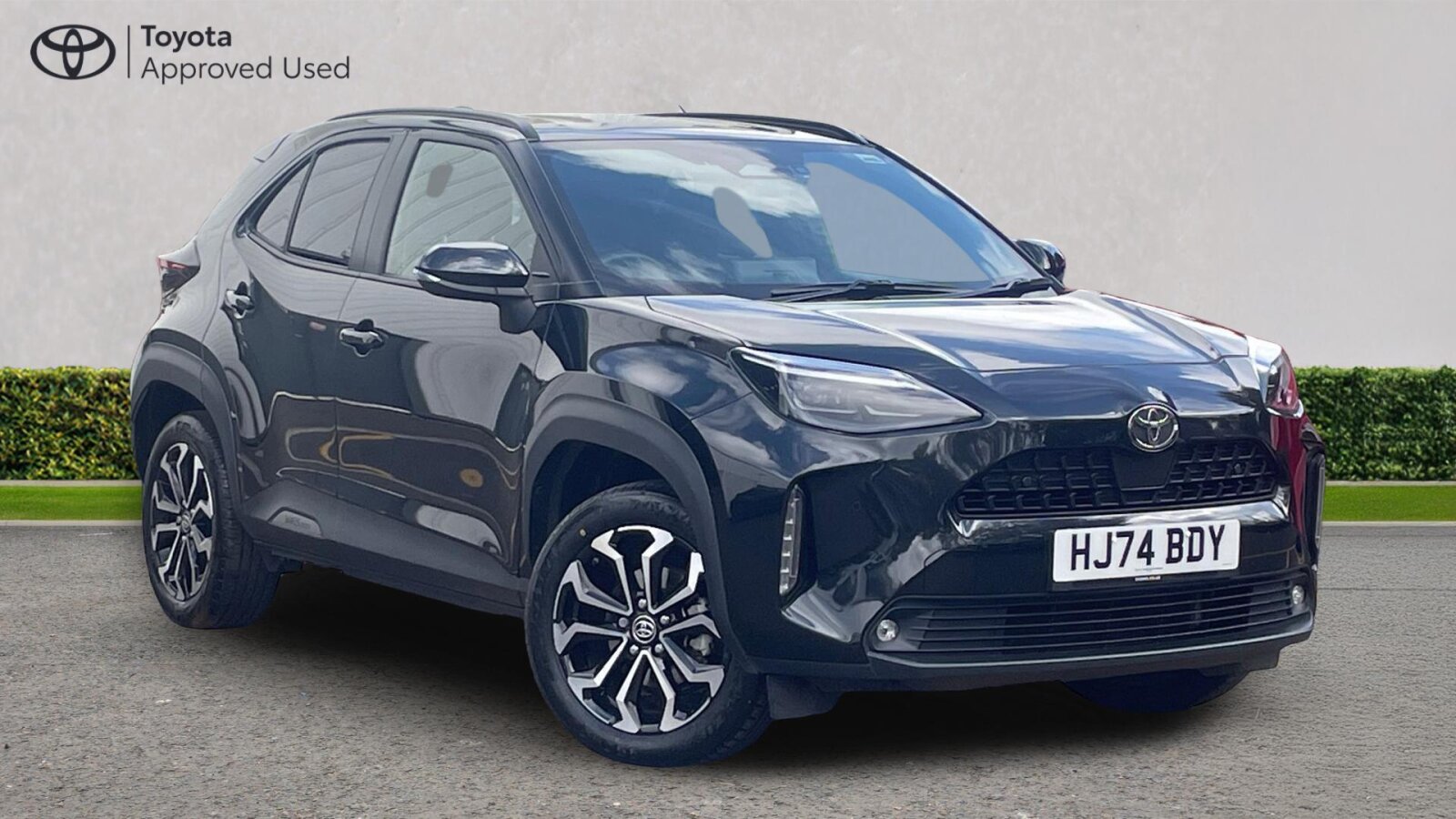 Main listing image - Toyota Yaris Cross