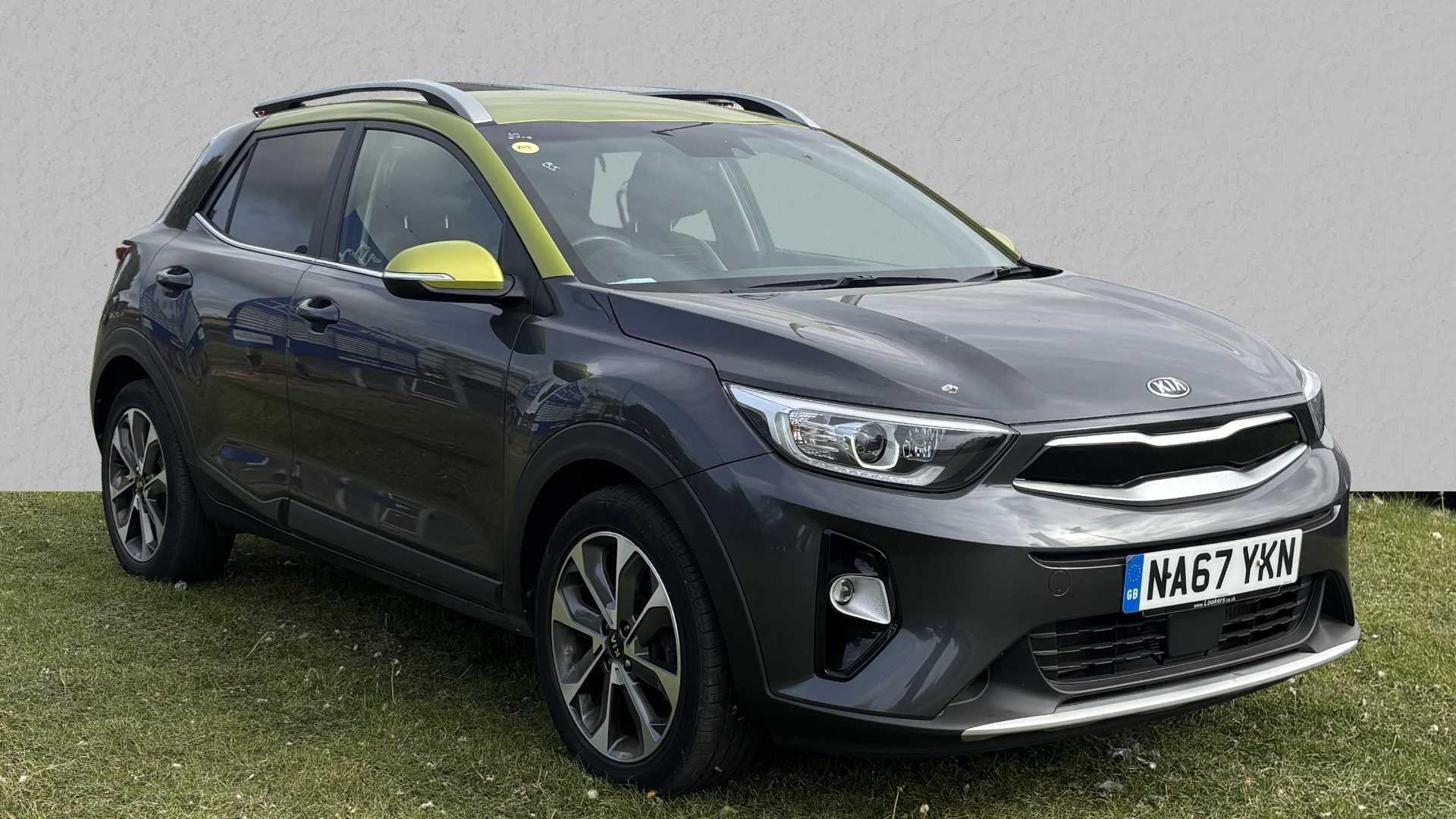 Main listing image - Kia Stonic