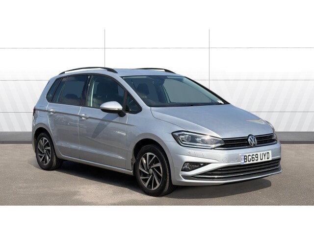 Main listing image - Volkswagen Golf SV