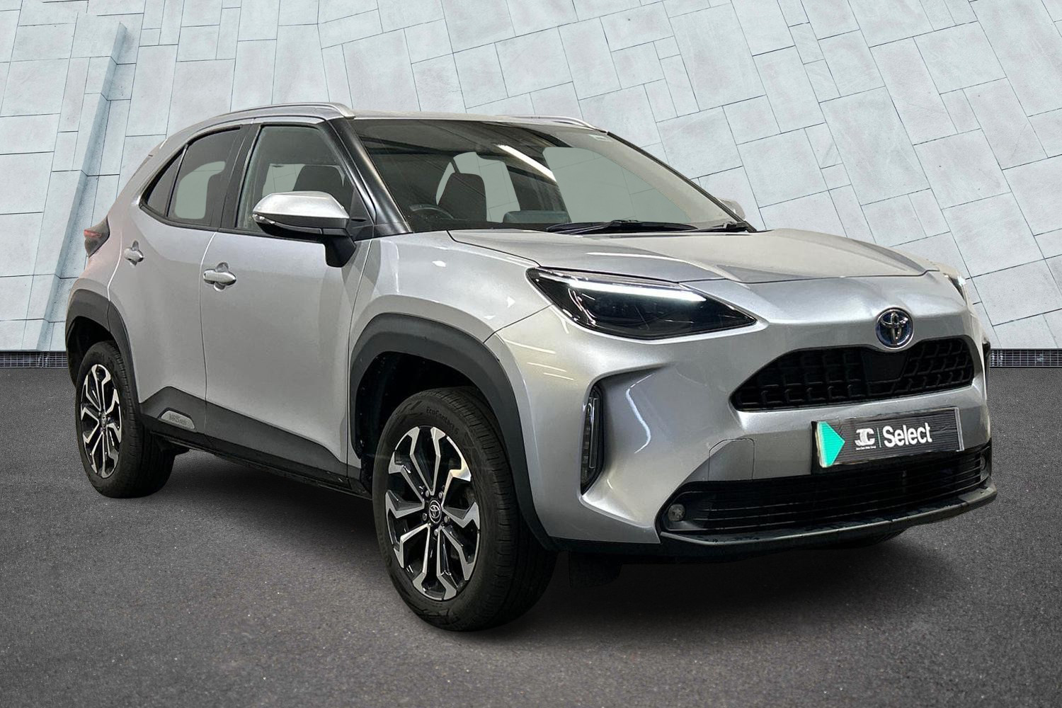 Main listing image - Toyota Yaris Cross