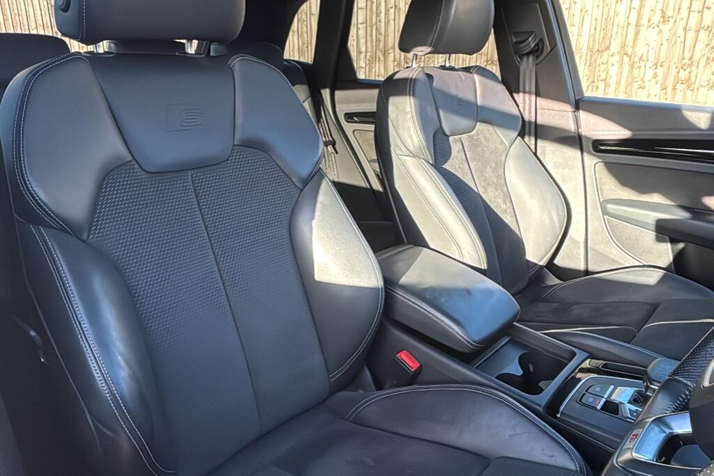 Main listing image - Audi Q5