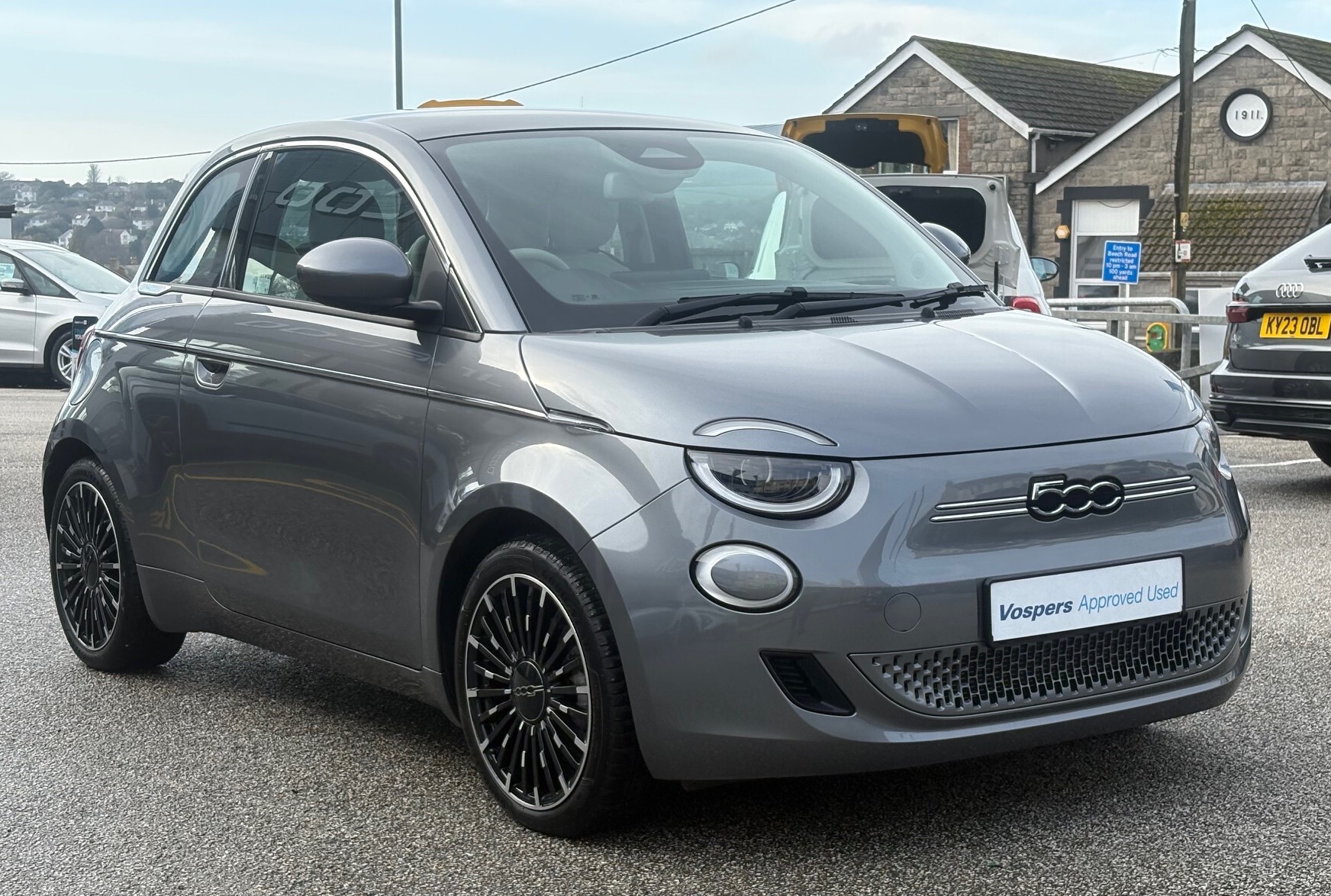 Main listing image - Fiat 500 Electric