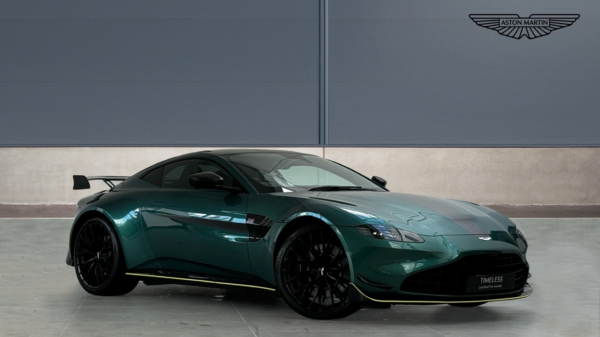 Main listing image - Aston Martin Vantage