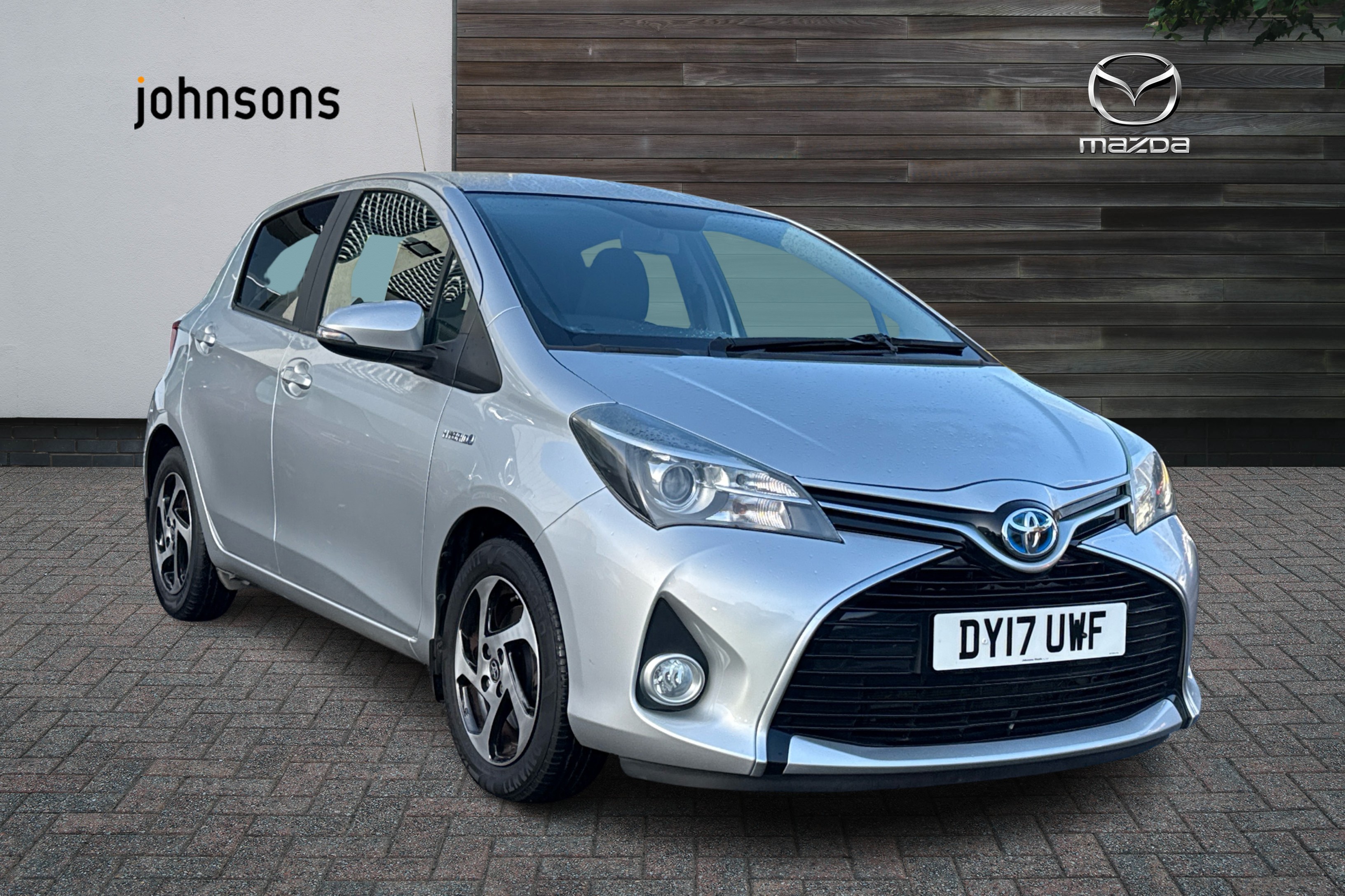 Main listing image - Toyota Yaris