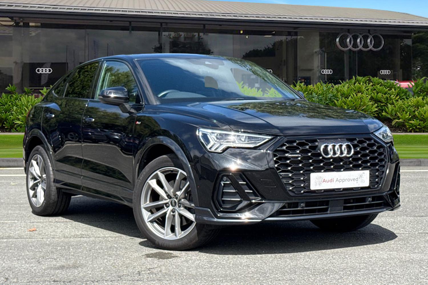 Main listing image - Audi Q3