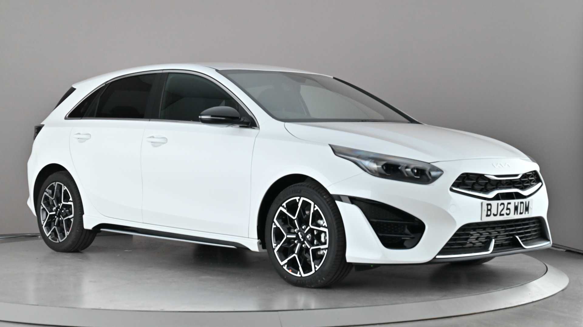 Main listing image - Kia Ceed