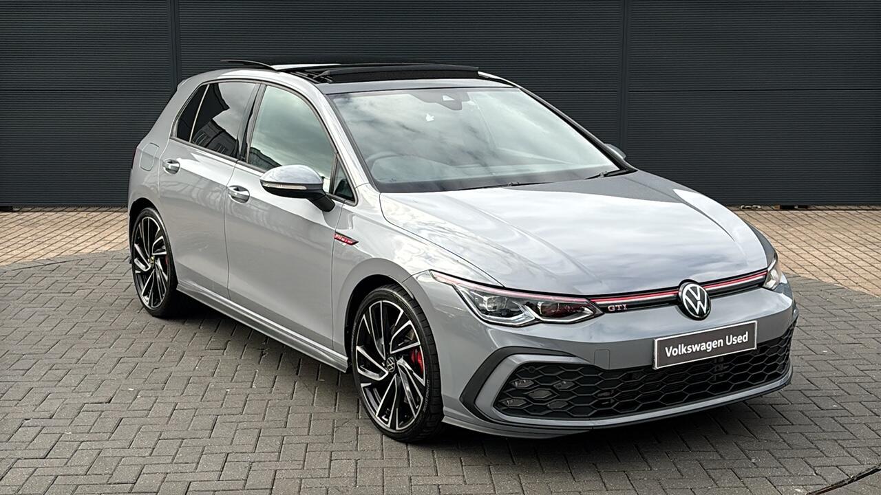 Main listing image - Volkswagen Golf
