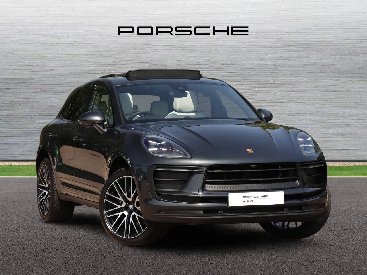 Main listing image - Porsche Macan