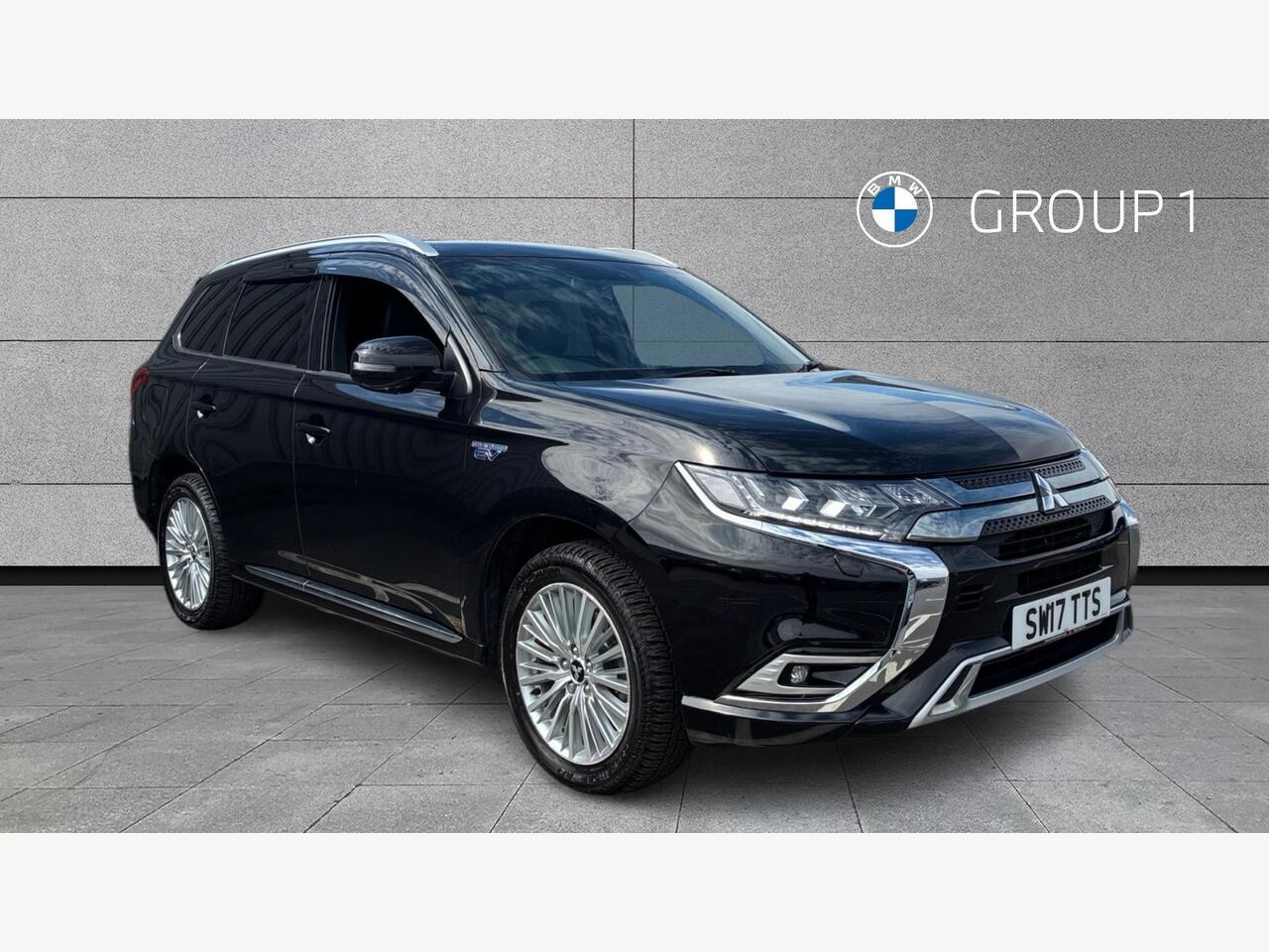 Main listing image - Mitsubishi Outlander