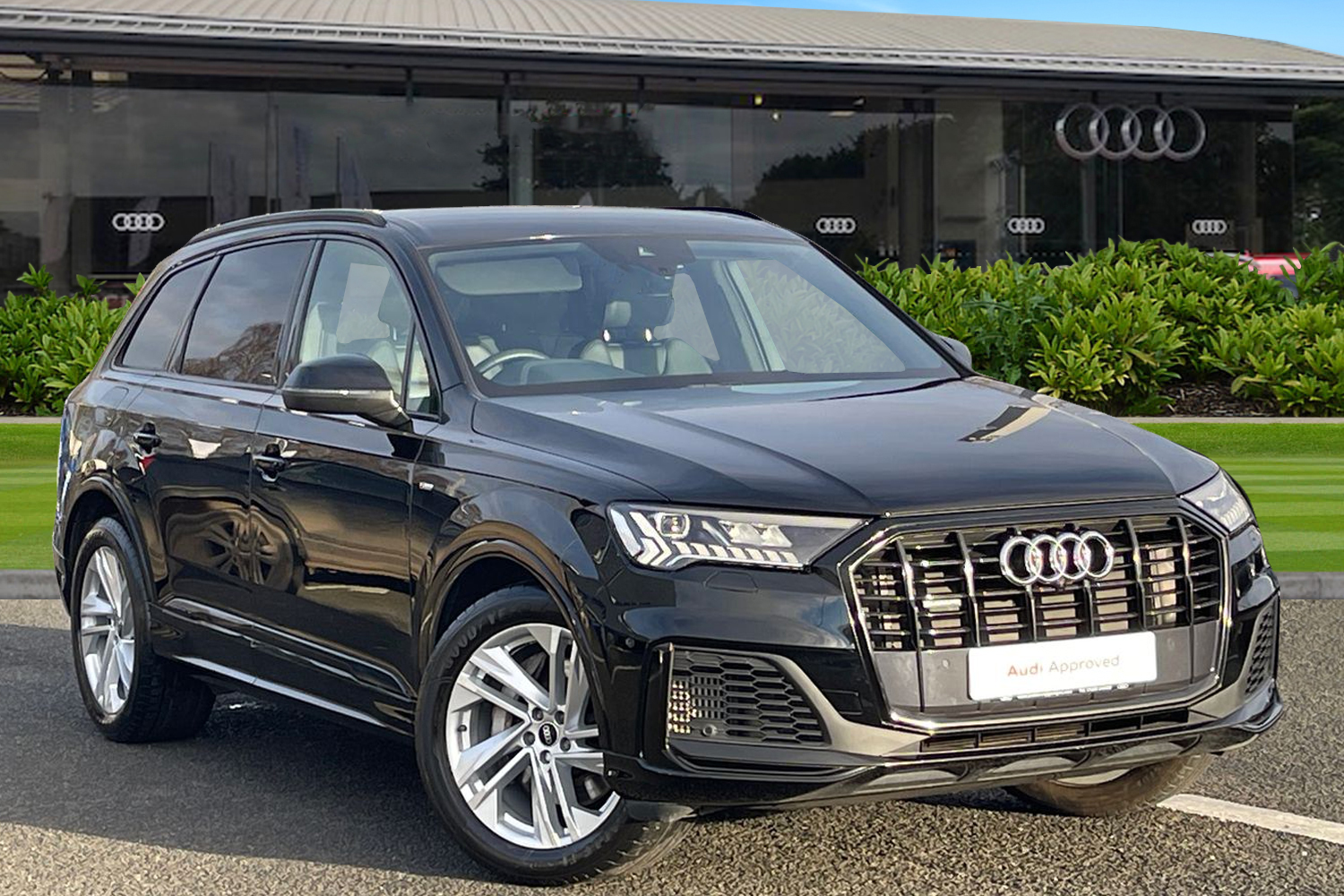 Main listing image - Audi Q7