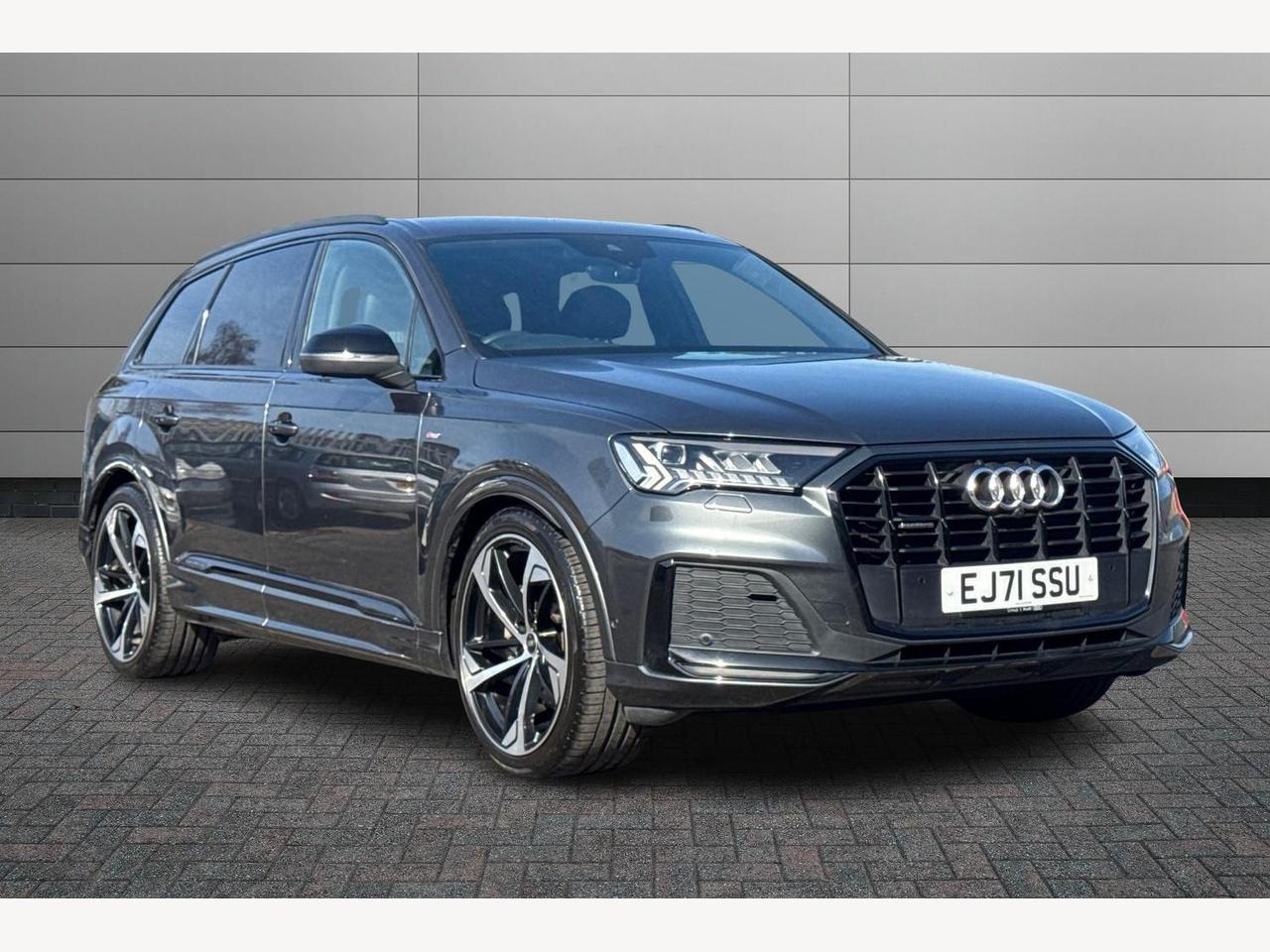 Main listing image - Audi Q7