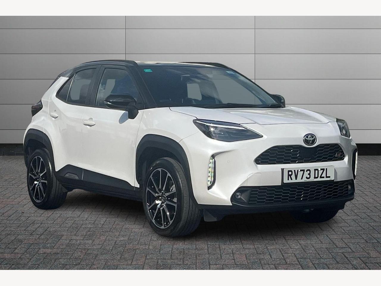 Main listing image - Toyota Yaris Cross