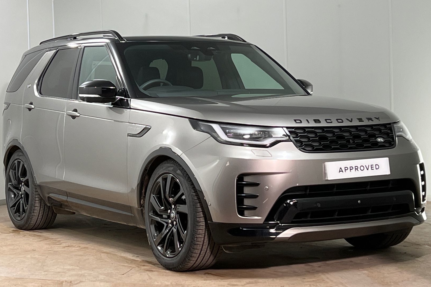 Main listing image - Land Rover Discovery