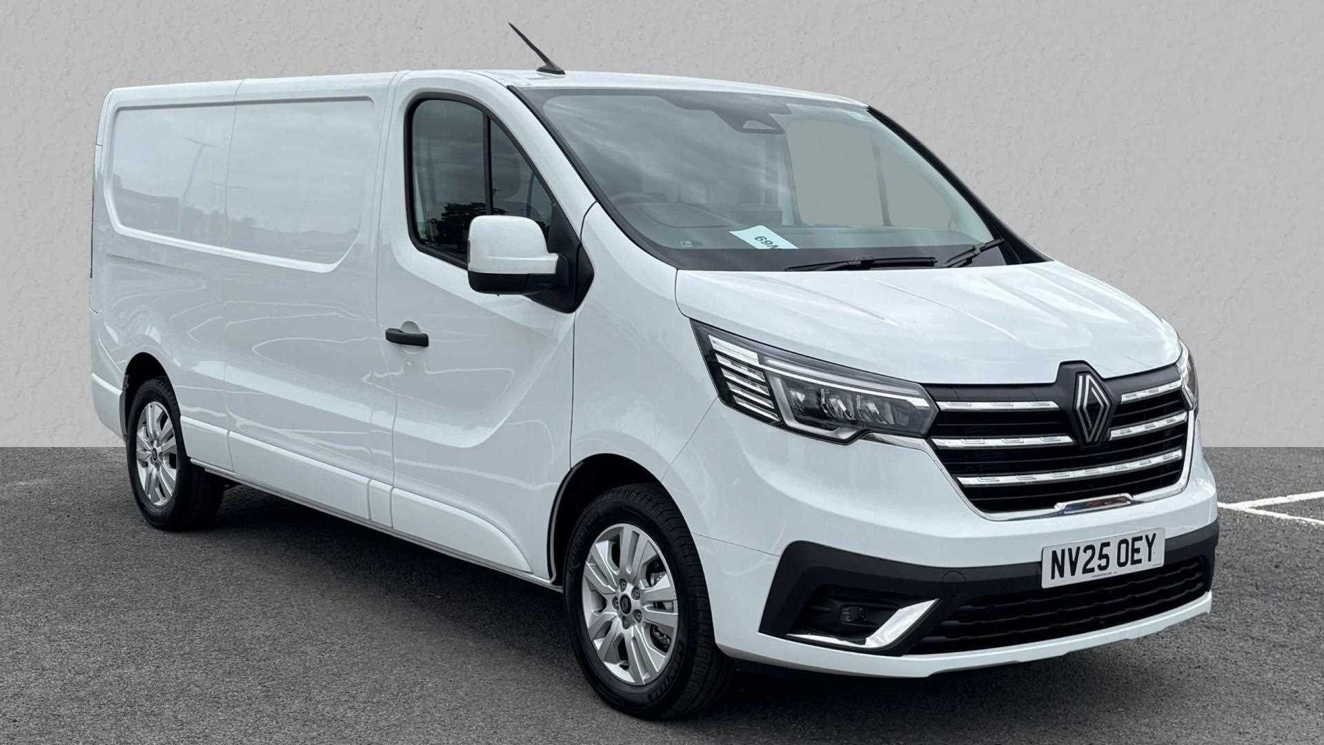 Main listing image - Renault Trafic