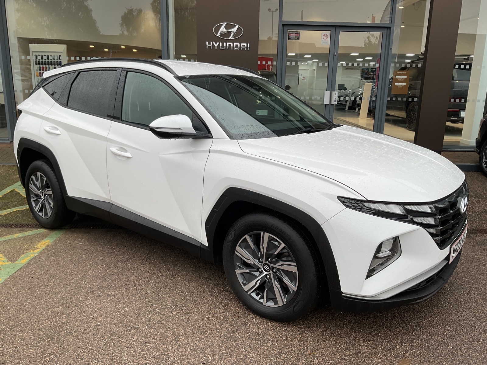 Main listing image - Hyundai Tucson